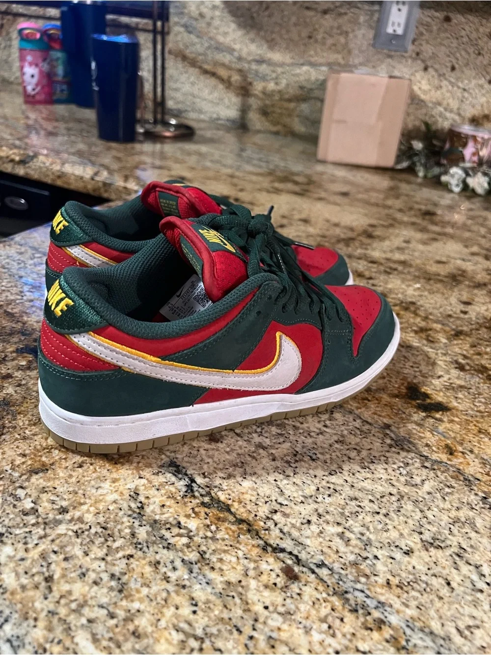 Nike SB Dunk Low Pro PRM Seattle Supersonics Men’s 6.5 Women’s 8 FZ1287-300